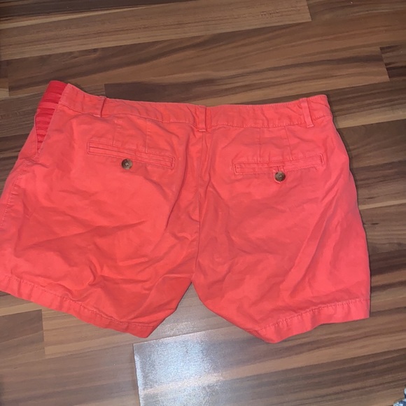 GAP size 6 maternity shorts - Picture 4 of 5